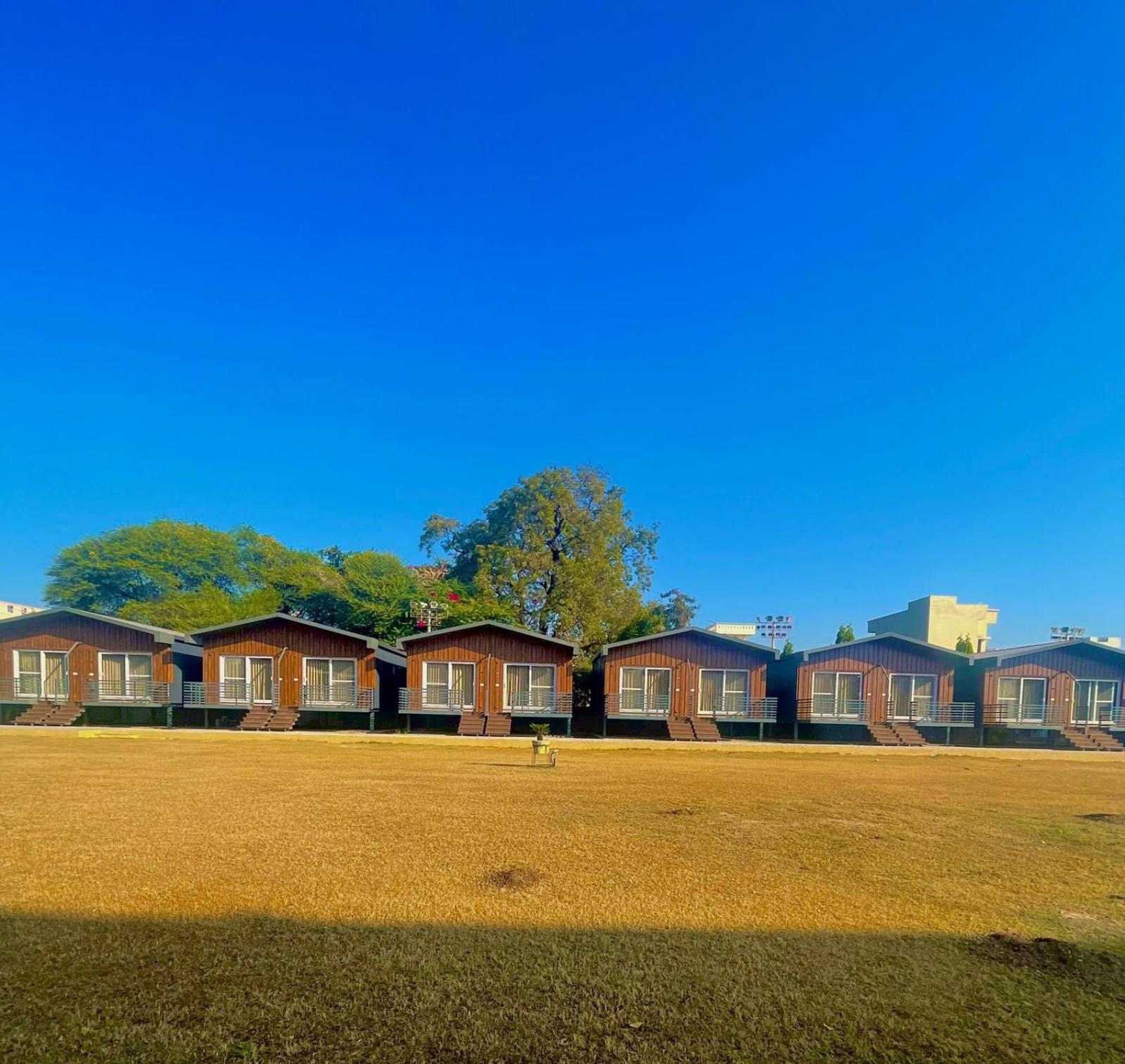 Vrindavan Greens Resort Удайпур Екстер'єр фото